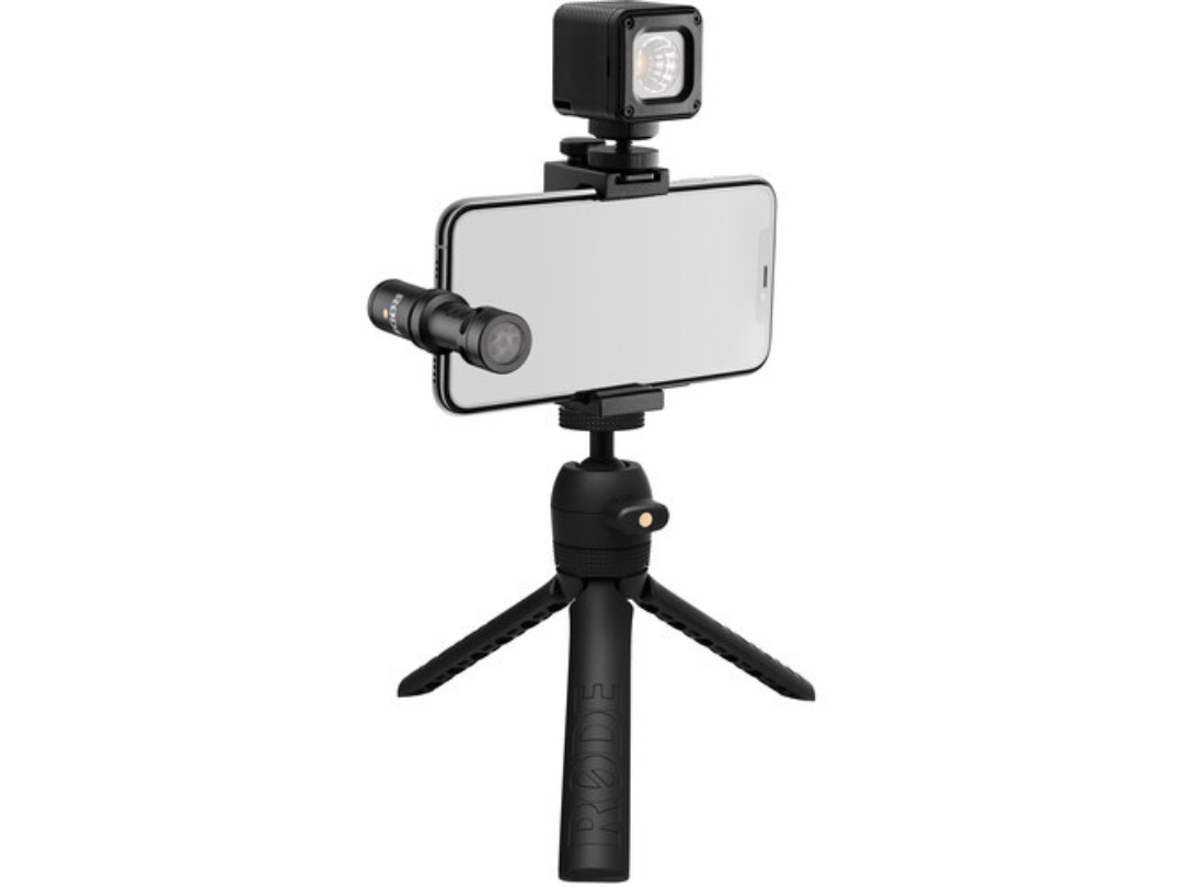 مجموعة RODE Vlogger Kit إصدار iOS لمجموعة صناعة الأفلام للأجهزة المحمولة ذات منافذ Lightning مجموعة RODE Vlogger Kit إصدار iOS لمجموعة صناعة الأفلام للأجهزة المحمولة ذات منافذ Lightning
